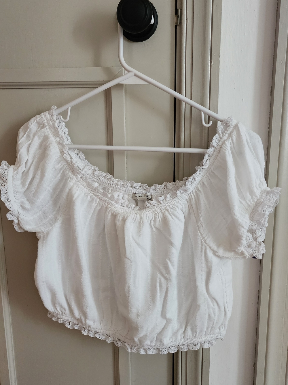 White Lace-Trim Cropped Peasant Top